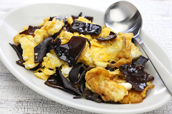 黑木耳煮熟有利于营养完全释放。(Shutterstock)