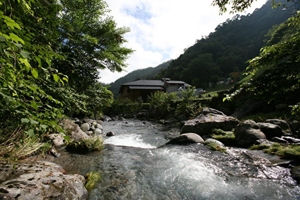 烧酒酒蔵通常建在山清水秀附近