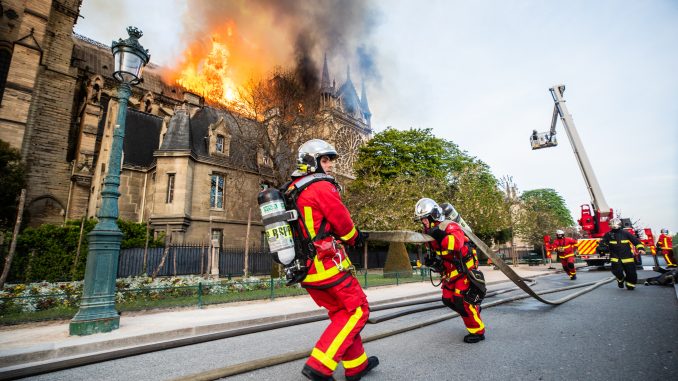 巴黎圣母院消防员