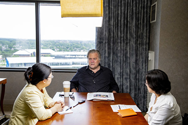 6月23日，白宫前首席策略师班农（Steve Bannon）在芝加哥接受大纪元专访。（王松林／大纪元）