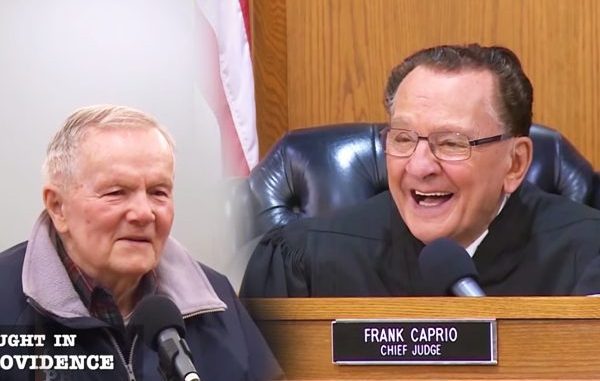 83岁法官审90岁超速驾驶员(图片：Caught In Providence-youtube视频截图/希望之声合成)