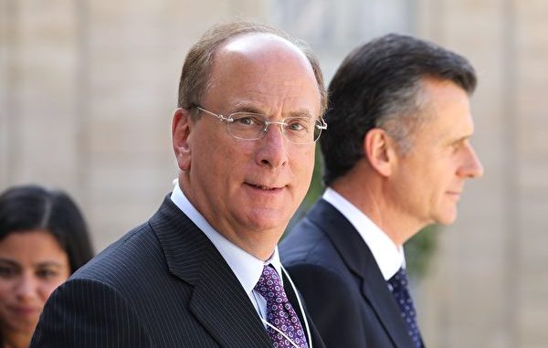 全球最大的资产管理公司贝莱德的董事长兼首席执行官拉里‧芬克 FRANCE-POLITICS-ENVIRONMENT-CLIMATECHANGE