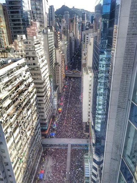 香港反送中， 七一， 新唐人，全球卫星直播 ，多媒体联合报导