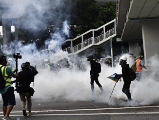香港f, 反送中, 白衣人, 斩断示威者, 手脚筋