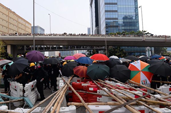 香港反送中, 观塘游行, 港铁, 催泪弹