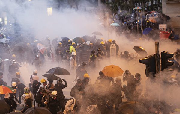 香港警方, 拘捕近900人, 中共当局, 严刑峻法尽快平乱, 武警部队