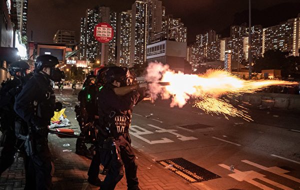 香港, 反送中, 催泪弹, 警察, 保温杯