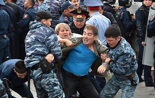 哈萨克斯坦, 示威, 抗议集会