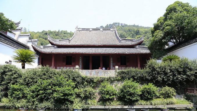 保国寺 蜘蛛不结网 鸟不入 虫不蛀