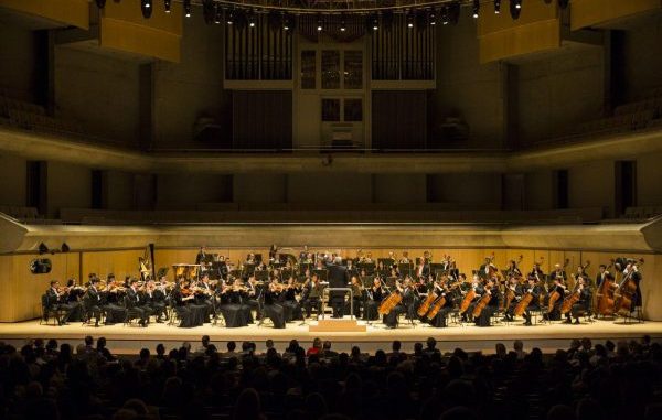 2019年10月6日下午，享誉国际的神韵交响乐团在多伦多著名的罗伊．汤姆森音乐