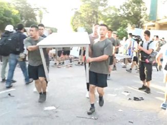 驻港部队, 自发出动, 黎明行动, 清理路障