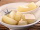 止咳嗽偏方之：冰糖贝母梨汁。(Shutterstock)