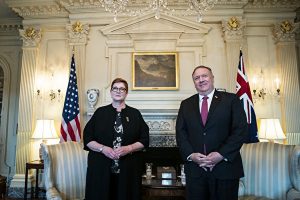 2020年7月27日，美国国务卿蓬佩奥与澳大利亚外交部长佩恩会面。