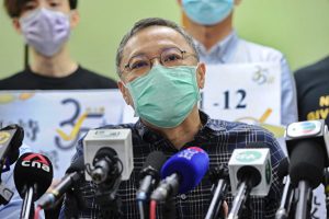 负责统筹初选的香港大学法律系副教授戴耀廷说，60万人不怕“港版国安法”威吓，透过选票发声。他希望当权者看到港人没有放弃对民主的追求。