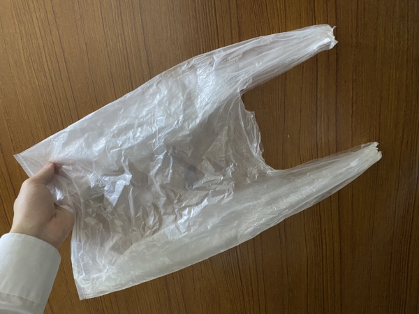 随身携带塑胶袋装垃圾